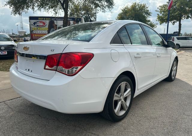 Chevrolet Cruze Vehicle Full-screen Gallery Image 04