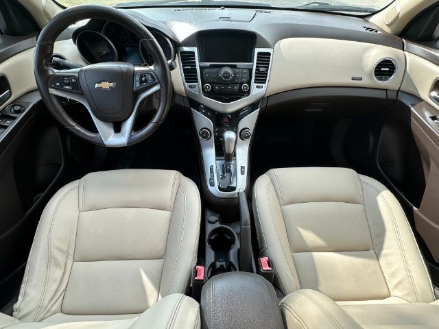 Chevrolet Cruze Vehicle Full-screen Gallery Image 06