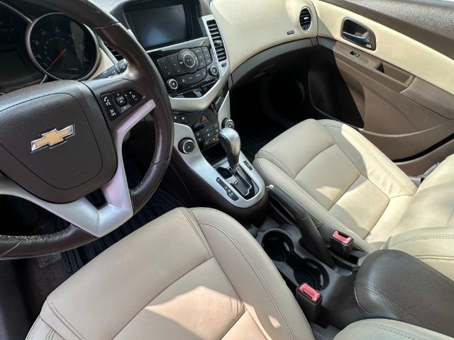 Chevrolet Cruze Vehicle Full-screen Gallery Image 09