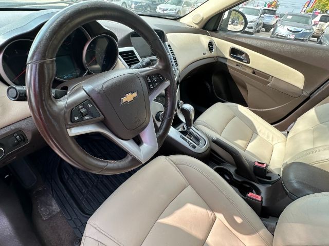 Chevrolet Cruze Vehicle Full-screen Gallery Image 10