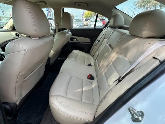 Chevrolet Cruze Vehicle Full-screen Gallery Image 11