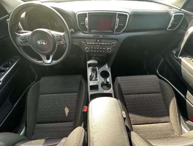 Kia Sportage Vehicle Full-screen Gallery Image 06