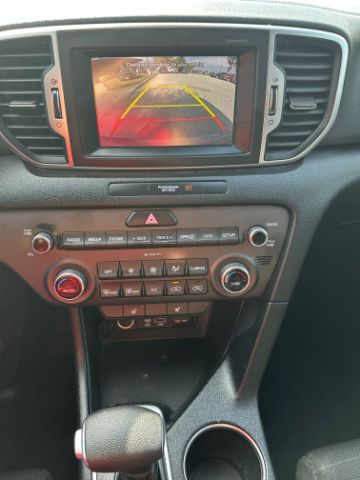 Kia Sportage Vehicle Full-screen Gallery Image 12