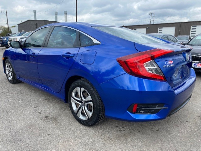 Honda Civic Sedan Vehicle Full-screen Gallery Image 04