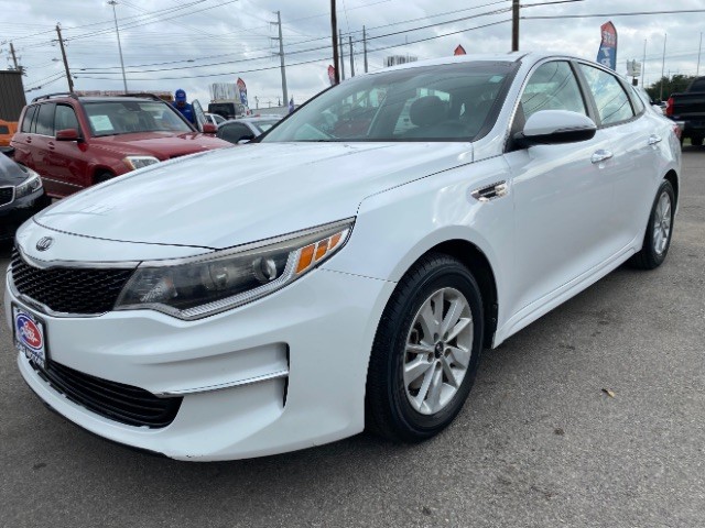 Kia Optima Vehicle Full-screen Gallery Image 03