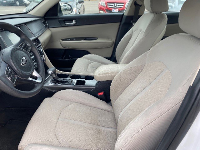 Kia Optima Vehicle Full-screen Gallery Image 08