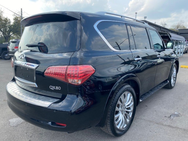 INFINITI QX80 Vehicle Full-screen Gallery Image 05
