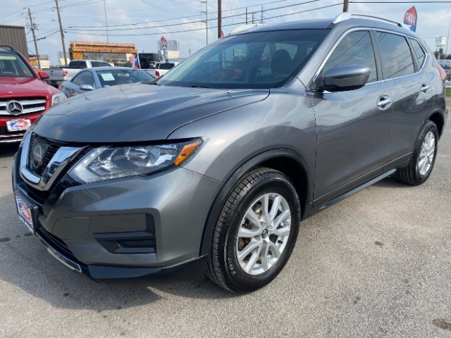 Nissan Rogue Vehicle Full-screen Gallery Image 03