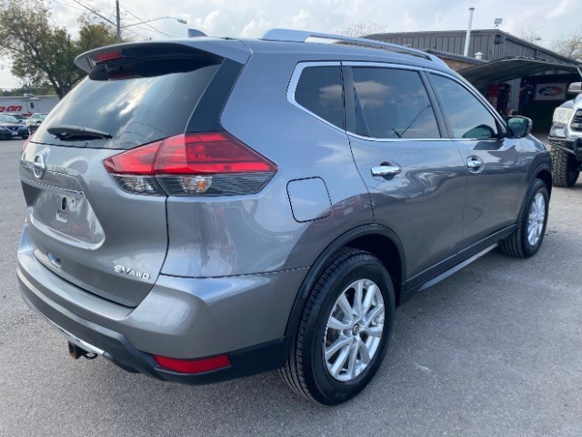 Nissan Rogue Vehicle Full-screen Gallery Image 05