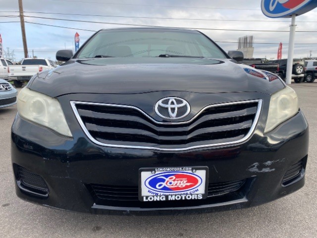 Toyota Camry Vehicle Full-screen Gallery Image 02