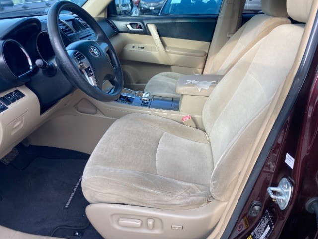 Toyota Highlander Vehicle Full-screen Gallery Image 08