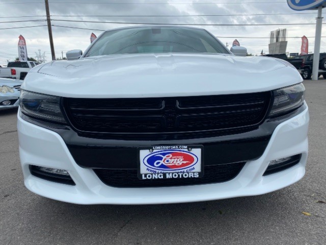 Dodge Charger Vehicle Full-screen Gallery Image 02