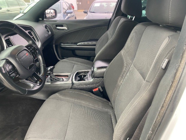 Dodge Charger Vehicle Full-screen Gallery Image 08