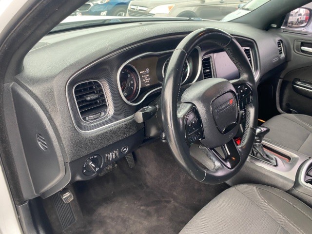 Dodge Charger Vehicle Full-screen Gallery Image 09
