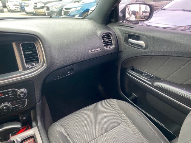 Dodge Charger Vehicle Full-screen Gallery Image 10