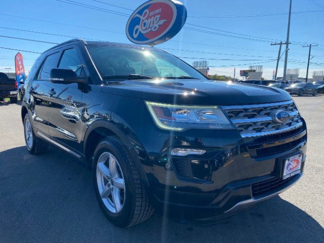 Ford Explorer Vehicle Full-screen Gallery Image 01