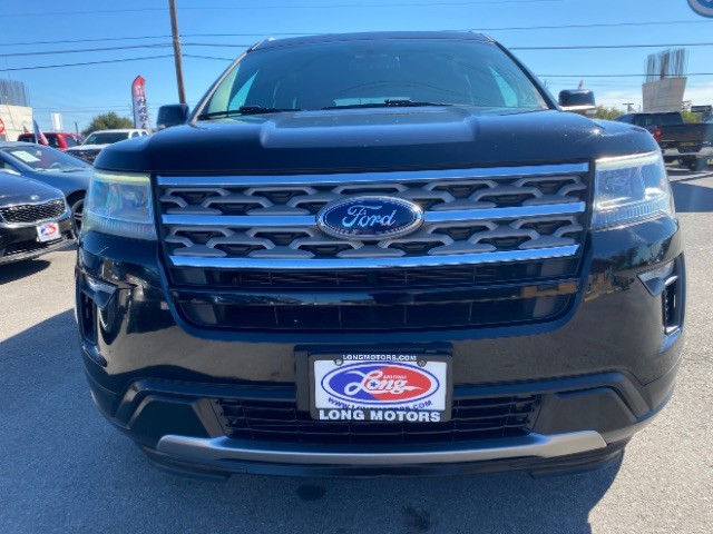 Ford Explorer Vehicle Full-screen Gallery Image 02