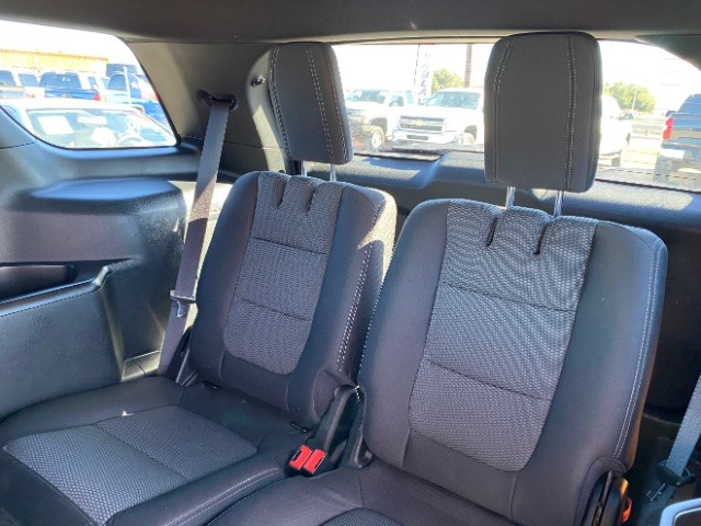 Ford Explorer Vehicle Full-screen Gallery Image 07