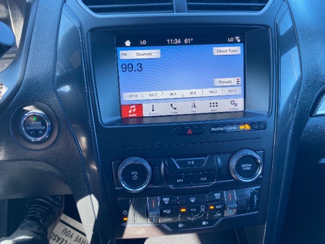 Ford Explorer Vehicle Full-screen Gallery Image 13