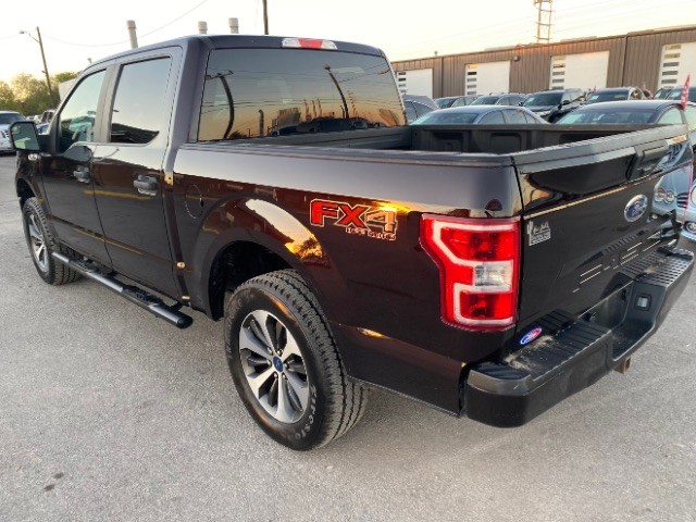 Ford F-150 Vehicle Full-screen Gallery Image 04