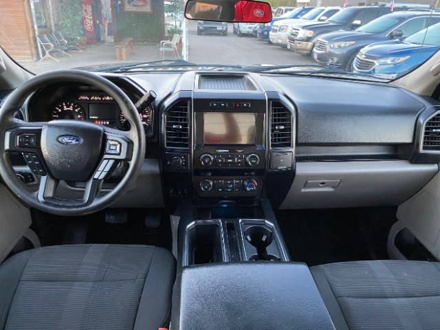 Ford F-150 Vehicle Full-screen Gallery Image 06