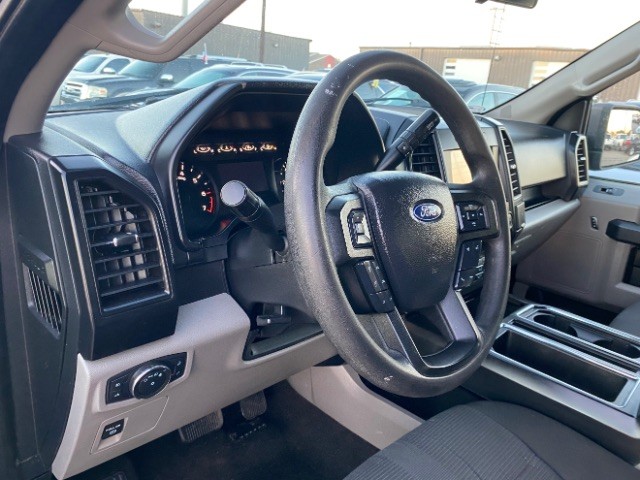 Ford F-150 Vehicle Full-screen Gallery Image 07