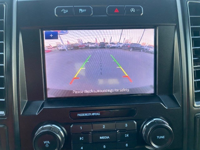 Ford F-150 Vehicle Full-screen Gallery Image 12