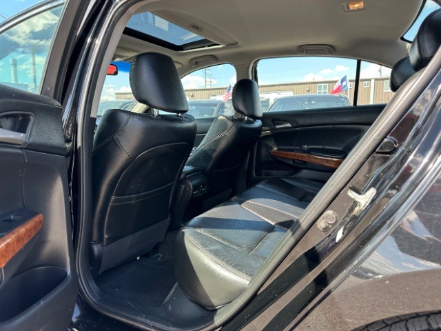 Honda Accord Sedan Vehicle Full-screen Gallery Image 12