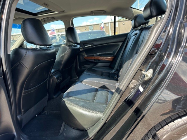 Honda Accord Sedan Vehicle Full-screen Gallery Image 13