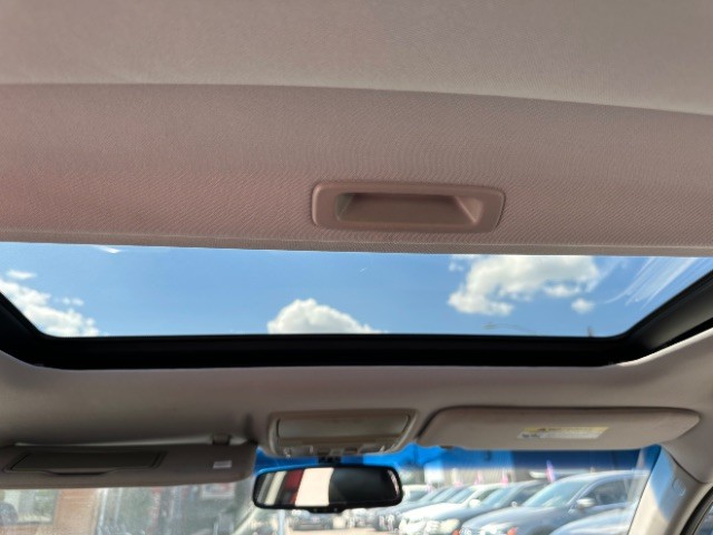 Honda Accord Sedan Vehicle Full-screen Gallery Image 14