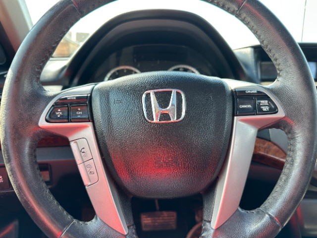 Honda Accord Sedan Vehicle Full-screen Gallery Image 15