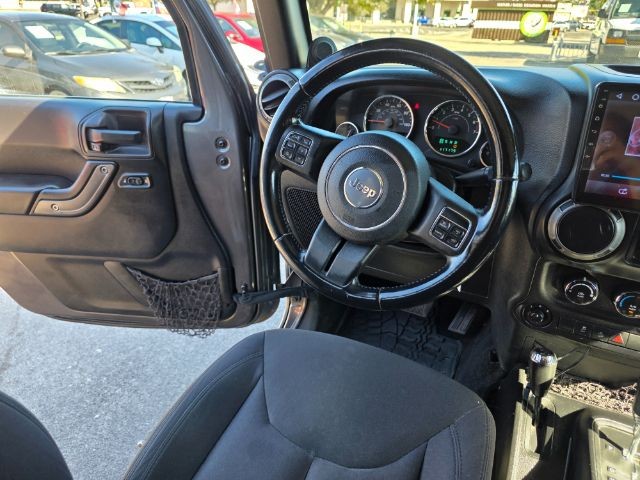 Jeep Wrangler Unlimited Vehicle Full-screen Gallery Image 11