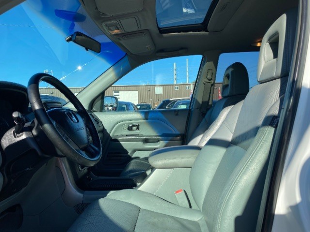 Honda Pilot Vehicle Full-screen Gallery Image 10