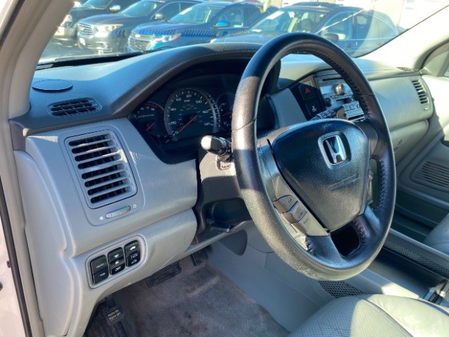 Honda Pilot Vehicle Full-screen Gallery Image 11