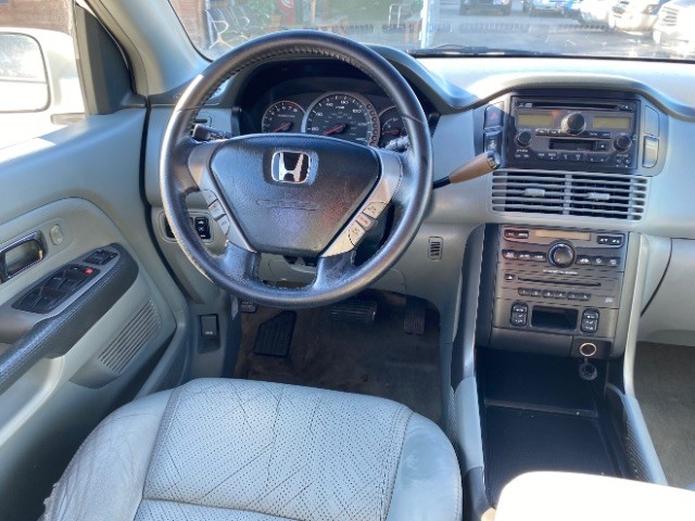 Honda Pilot Vehicle Full-screen Gallery Image 13