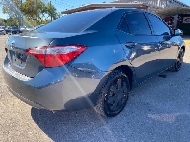 Toyota Corolla Vehicle Full-screen Gallery Image 05