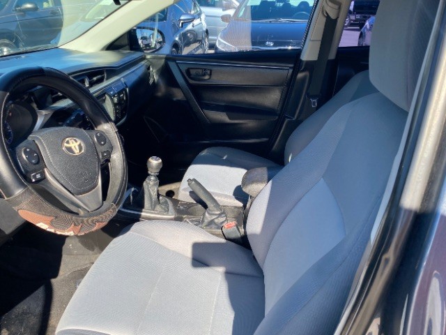 Toyota Corolla Vehicle Full-screen Gallery Image 08