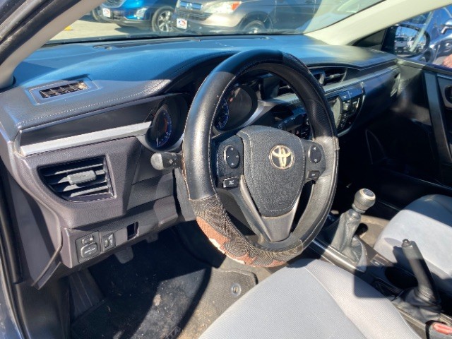 Toyota Corolla Vehicle Full-screen Gallery Image 09