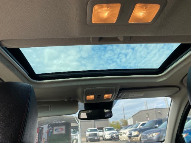 Mazda CX-5 Vehicle Full-screen Gallery Image 10