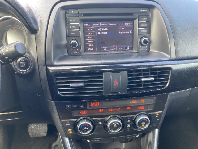 Mazda CX-5 Vehicle Full-screen Gallery Image 11