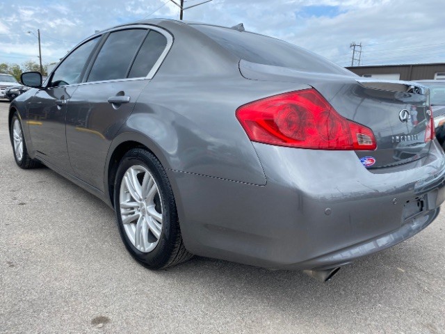 INFINITI G37 Sedan Vehicle Full-screen Gallery Image 04
