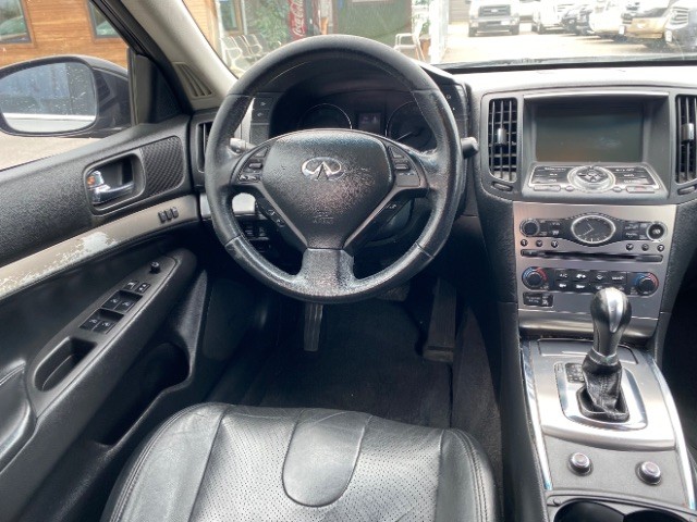 INFINITI G37 Sedan Vehicle Full-screen Gallery Image 11