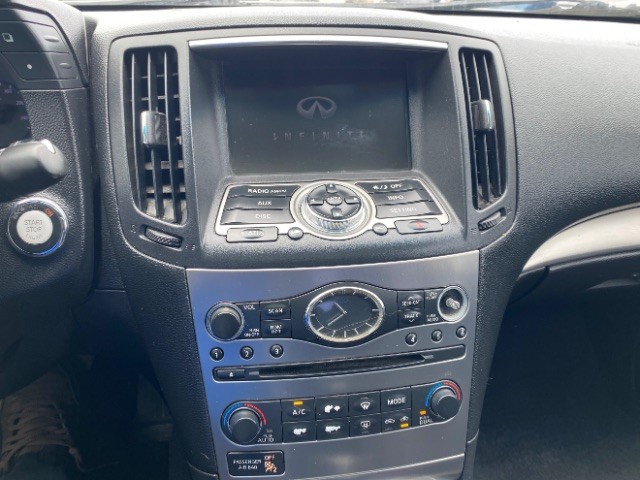 INFINITI G37 Sedan Vehicle Full-screen Gallery Image 13