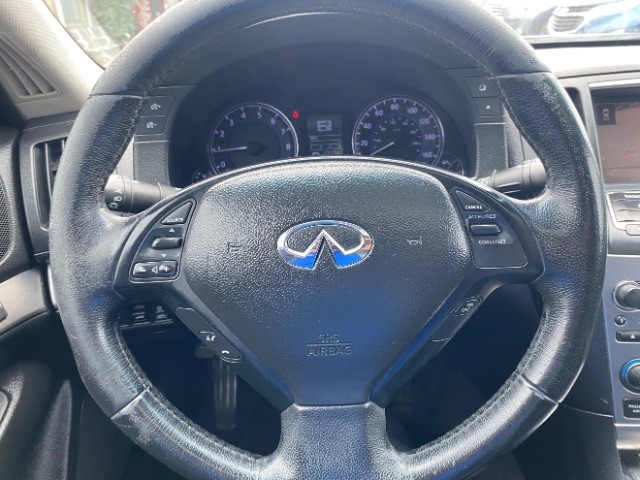 INFINITI G37 Sedan Vehicle Full-screen Gallery Image 15