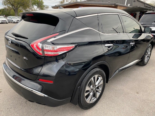 Nissan Murano Vehicle Full-screen Gallery Image 05