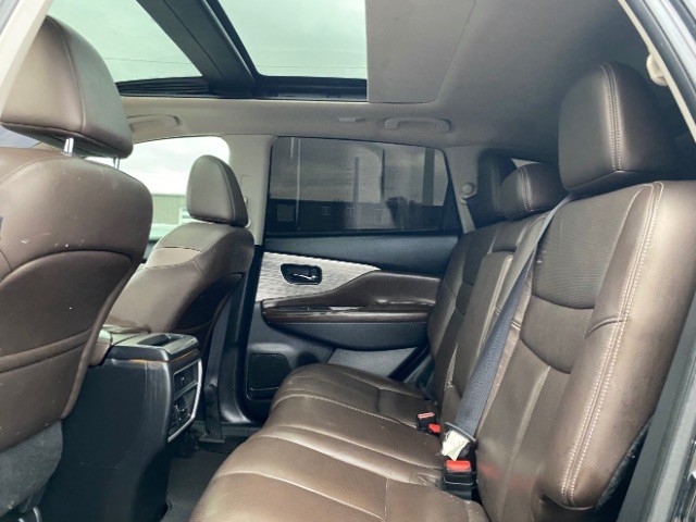 Nissan Murano Vehicle Full-screen Gallery Image 07