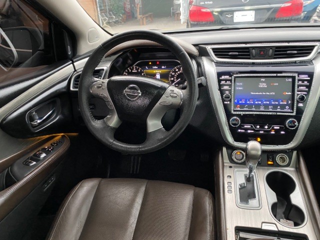 Nissan Murano Vehicle Full-screen Gallery Image 11