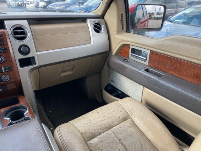 Ford F-150 Vehicle Full-screen Gallery Image 09