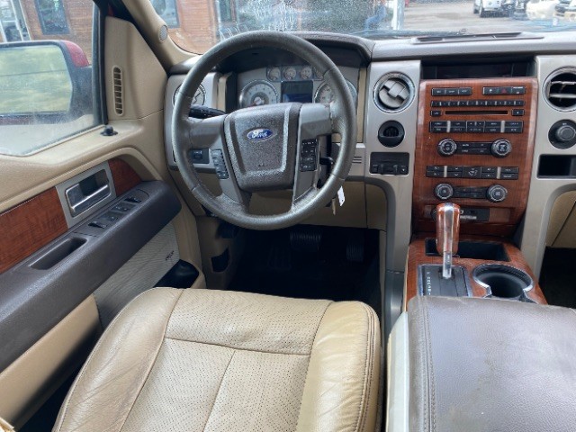 Ford F-150 Vehicle Full-screen Gallery Image 10