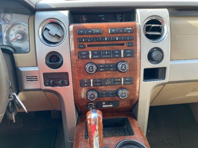 Ford F-150 Vehicle Full-screen Gallery Image 11